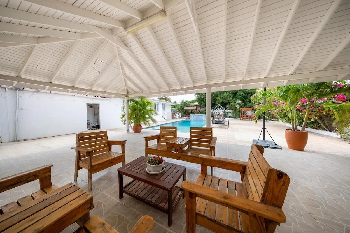Spacious Villa W Private Pool Near 威廉斯塔德